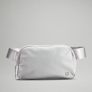 - NWT Lululemon Everywhere belt bag 1 L Silver Drop/ White
